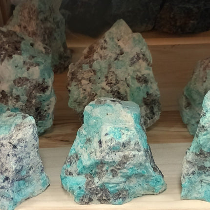 Amazoniet ruwe stukken staand per kilo