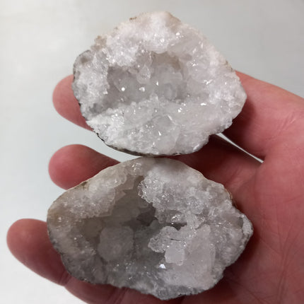 Kwartsgeodes 4 - 7 cm. per stuk(paartje)