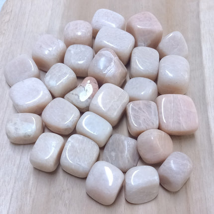 Maansteen creme trommelstenen per 250 gram