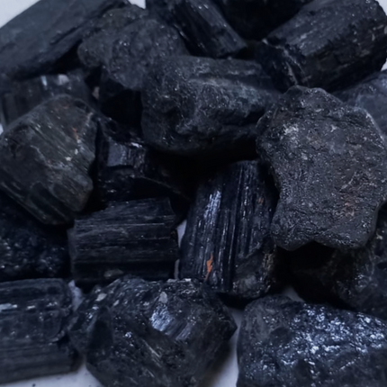 Zwarte Toermalijn A ruw – Madagaskar – per 500 gram