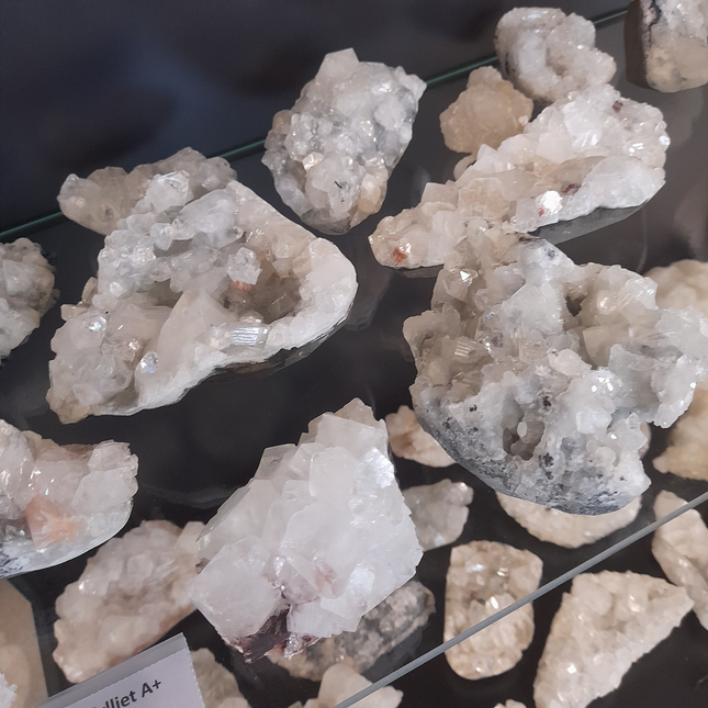 Apofylliet ruwe clusters A+ | India | Per kilo