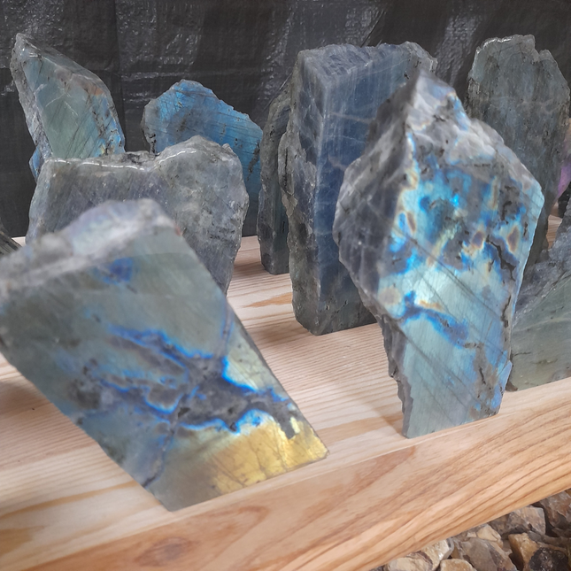 Labradoriet Blauw Staand | 1 zijde gepolijst | Madagaskar