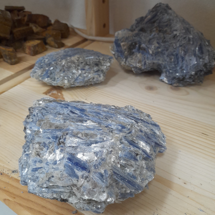 Kyaniet blauw ruw AA | Brazilië | Per kilo