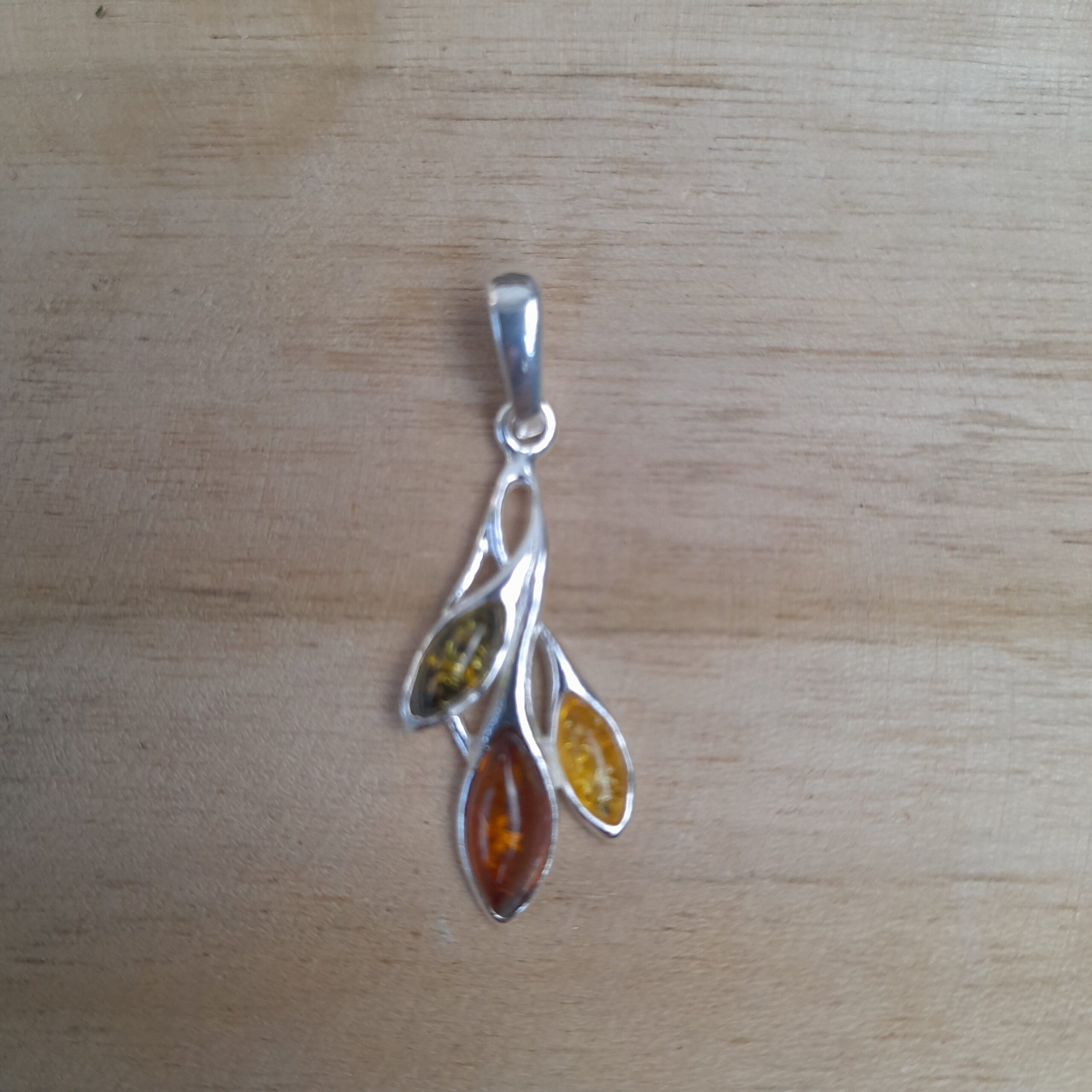 Barnsteen hanger in 925 zilver - Natuurlijke elegantie (01)
