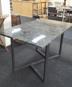 Labradoriet tafel | 140 × 84 cm | Madagaskar