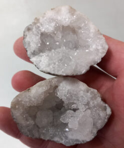 Kwartsgeodes 4 - 7 cm. per stuk(paartje)