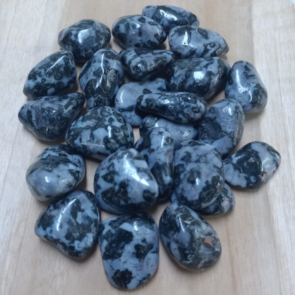 Merliniet trommelstenen per 250 gram